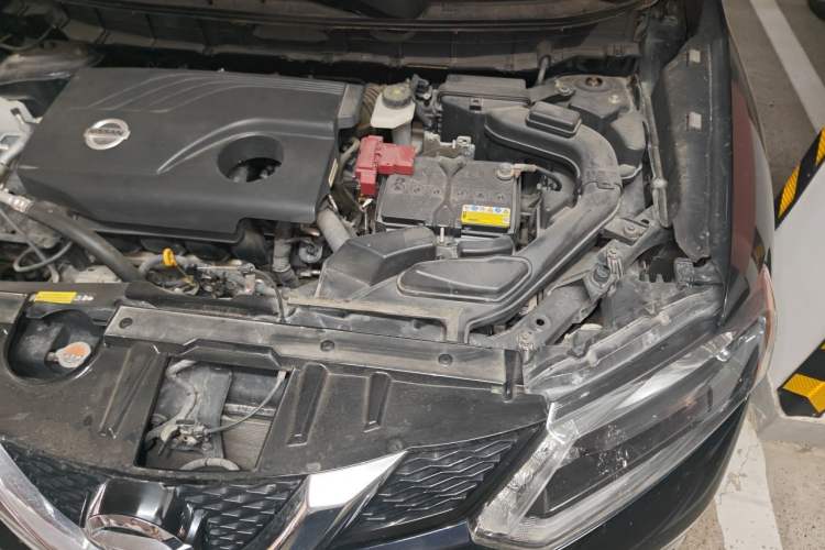 Used Nissan X-Trail 2014 2.0L CVT Comfort Edition 2WD Engine Bay Left