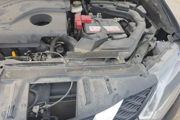 Used Nissan X-Trail 2014 2.0L CVT Comfort Edition 2WD Engine Bay Left