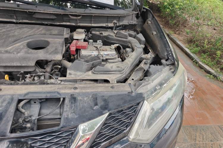 Used Nissan X-Trail 2014 2.0L CVT Comfort Edition 2WD Engine Bay Left