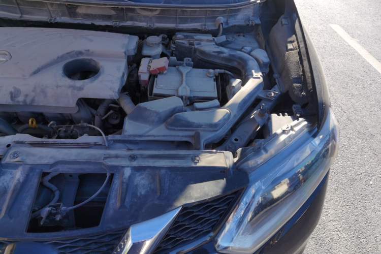 Used Nissan X-Trail 2014 2.0L CVT Comfort Edition 2WD Engine Bay Left