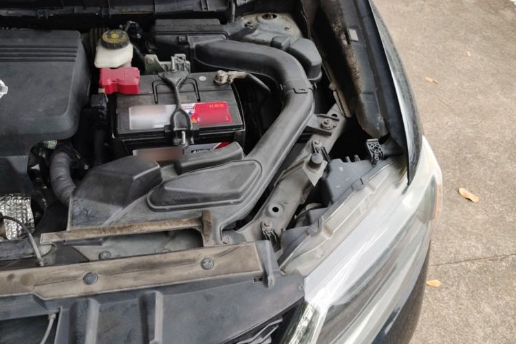 Used Nissan X-Trail 2014 2.5L CVT Luxury Edition 4WD Engine Bay Left
