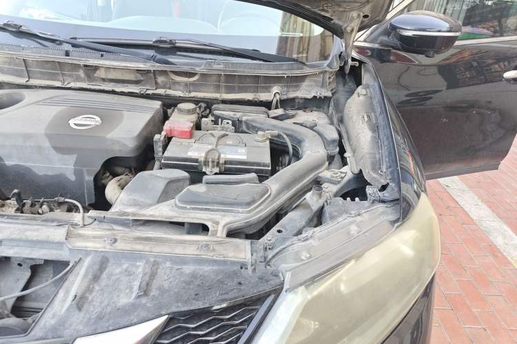 Used Nissan X-Trail 2014 2.5L CVT Luxury Edition 4WD Engine Bay Left