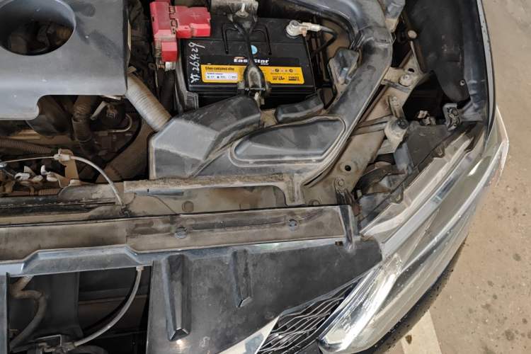 Used Nissan X-Trail 2014 2.0L CVT Comfort Edition 2WD Engine Bay Left
