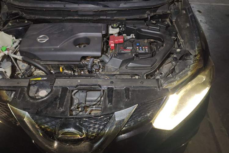 Used Nissan X-Trail 2014 2.0L CVT Comfort Edition 2WD Engine Bay Left