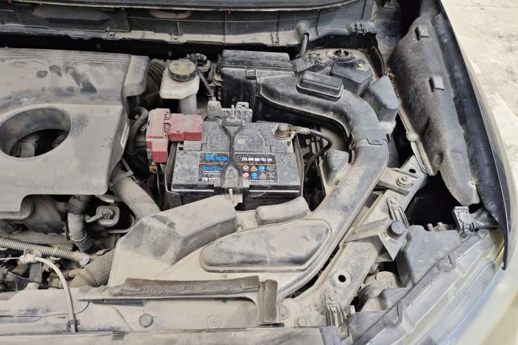 Used Nissan X-Trail 2014 2.0L CVT Comfort Edition 2WD Engine Bay Left