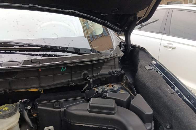 Used Nissan X-Trail 2014 2.0L CVT Comfort Edition 2WD Engine Bay Left