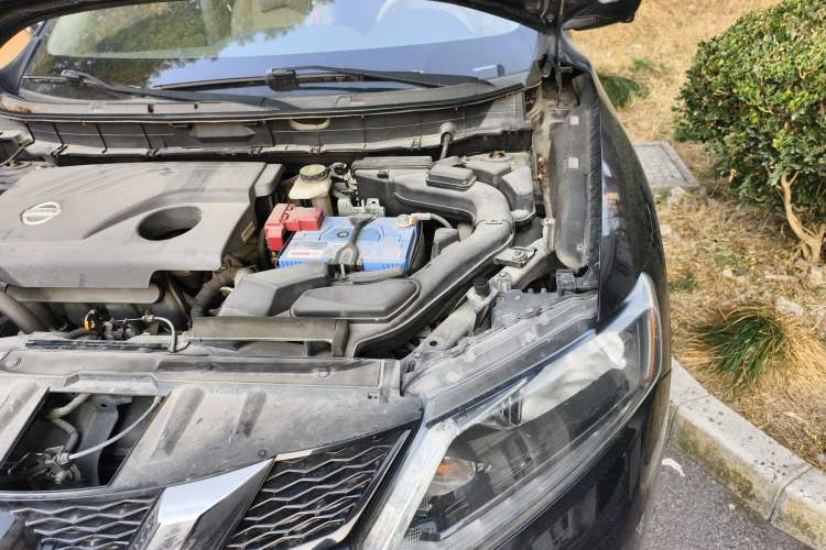 Used Nissan X-Trail 2014 2.0L CVT Comfort Edition 2WD Engine Bay Left