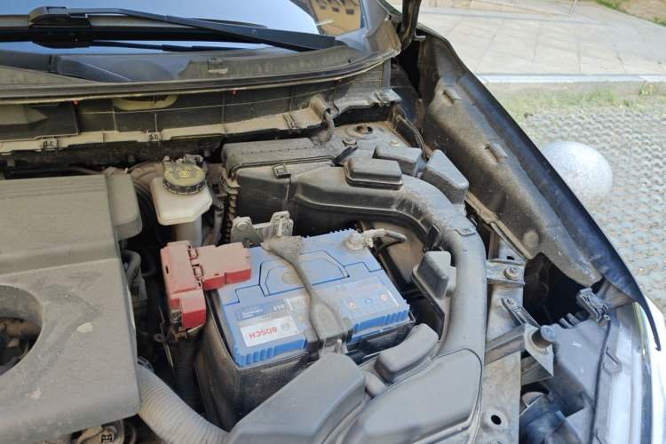 Used Nissan X-Trail 2014 2.0L CVT Smart Edition 2WD Engine Bay Left