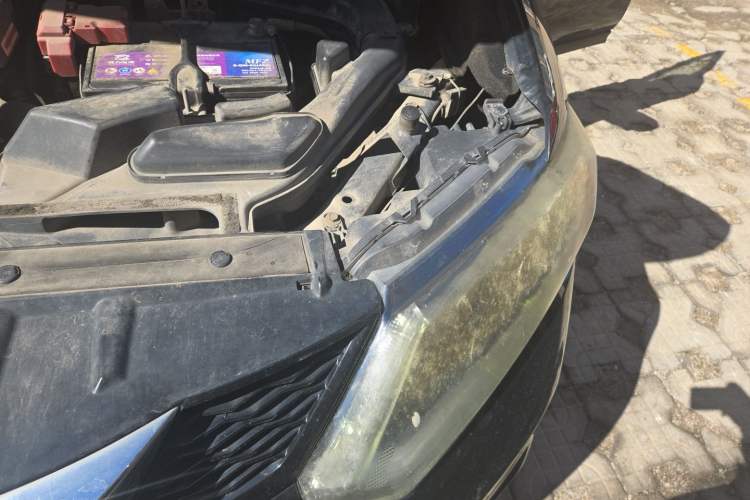 Used Nissan X-Trail 2014 2.0L CVT Comfort Edition 2WD Engine Bay Left