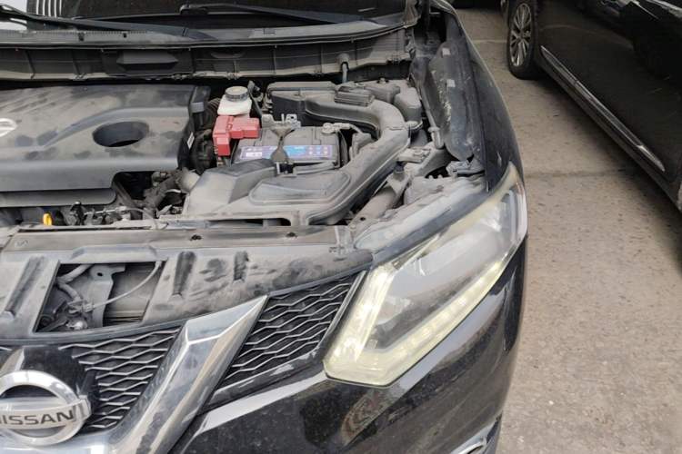 Used Nissan X-Trail 2014 2.0L CVT Comfort Edition 2WD Engine Bay Left