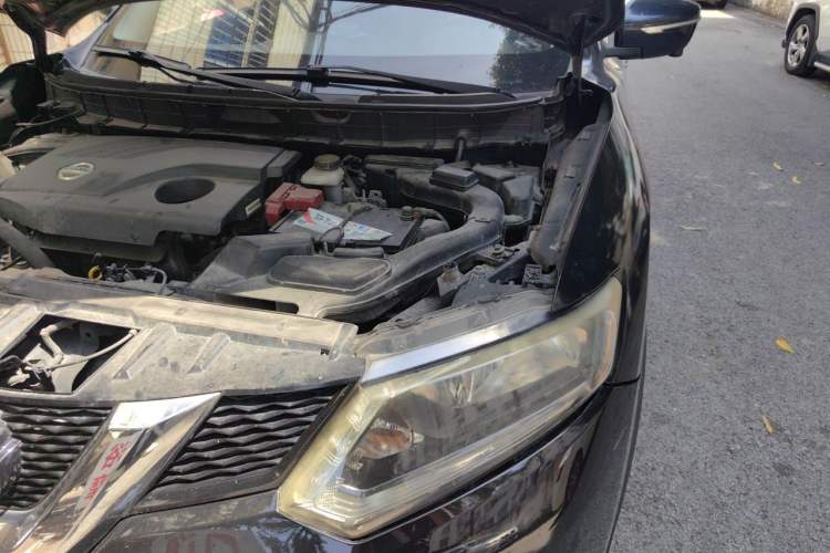 Used Nissan X-Trail 2014 2.0L CVT Comfort Edition 2WD Engine Bay Left