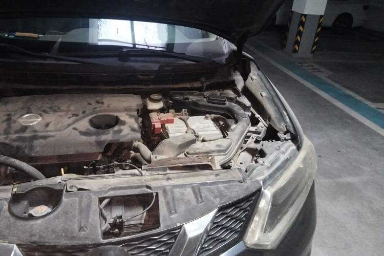 Used Nissan X-Trail 2014 2.0L CVT Comfort Edition 2WD Engine Bay Left