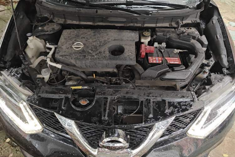 Used Nissan X-Trail 2014 2.0L CVT Comfort Edition 2WD Engine Bay