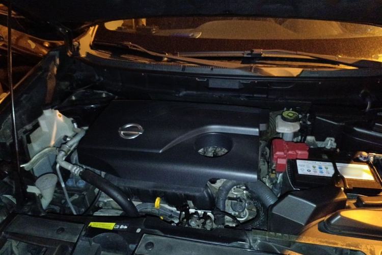 Used Nissan X-Trail 2014 2.0L CVT Comfort Edition 2WD Engine Bay