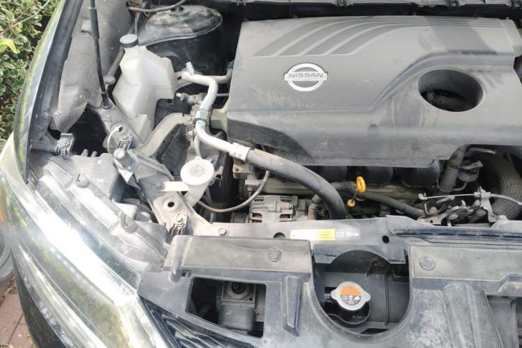 Used Nissan X-Trail 2014 2.0L CVT Comfort Edition 2WD Engine Bay Right
