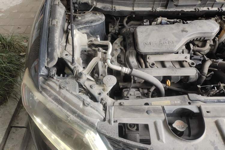 Used Nissan X-Trail 2014 2.0L CVT Comfort Edition 2WD Engine Bay Right