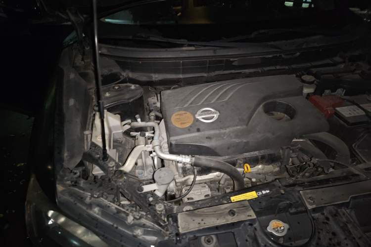 Used Nissan X-Trail 2014 2.0L CVT Comfort Edition 2WD Engine Bay Right