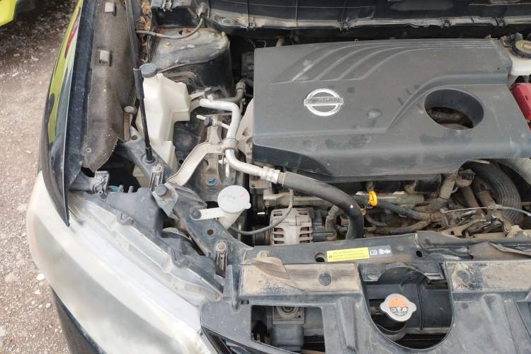 Used Nissan X-Trail 2014 2.0L CVT Comfort Edition 2WD Engine Bay Right