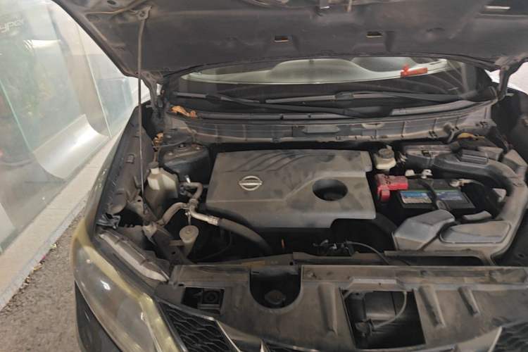Used Nissan X-Trail 2014 2.0L CVT Comfort Edition 2WD Engine Bay Right