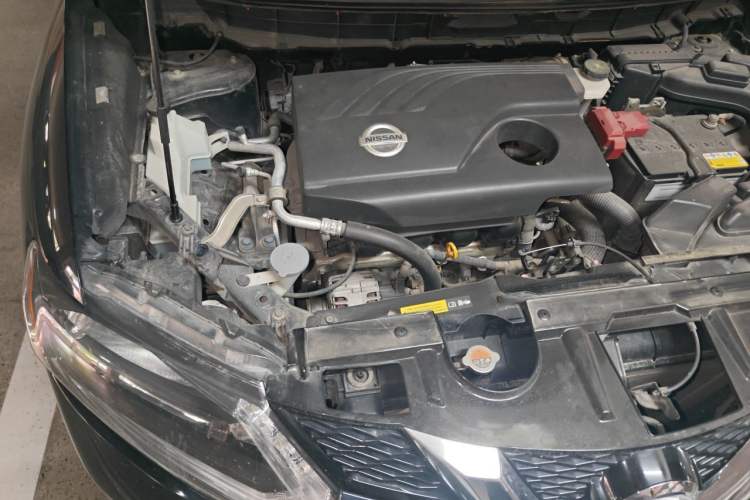 Used Nissan X-Trail 2014 2.0L CVT Comfort Edition 2WD Engine Bay Right