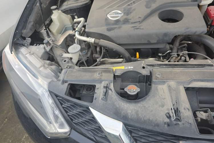 Used Nissan X-Trail 2014 2.0L CVT Comfort Edition 2WD Engine Bay Right