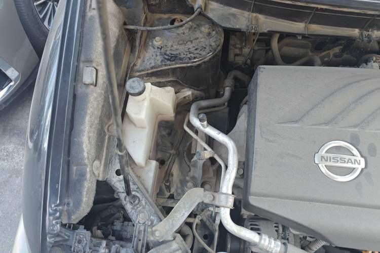 Used Nissan X-Trail 2014 2.0L CVT Smart Edition 2WD Engine Bay Right
