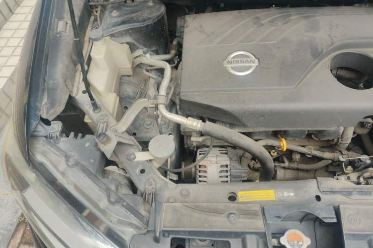 Used Nissan X-Trail 2014 2.0L CVT Comfort Edition 2WD Engine Bay Right