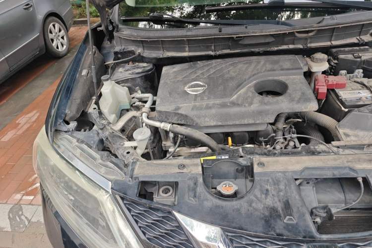 Used Nissan X-Trail 2014 2.0L CVT Comfort Edition 2WD Engine Bay Right
