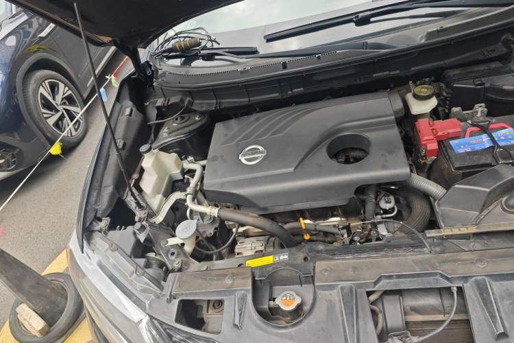 Used Nissan X-Trail 2014 2.0L CVT Comfort Edition 2WD Engine Bay Right