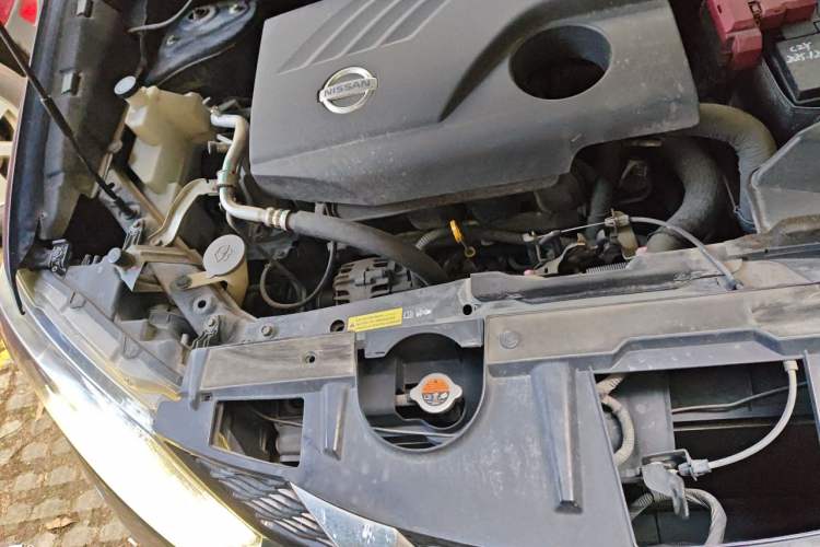 Used Nissan X-Trail 2014 2.0L CVT Comfort Edition 2WD Engine Bay Right