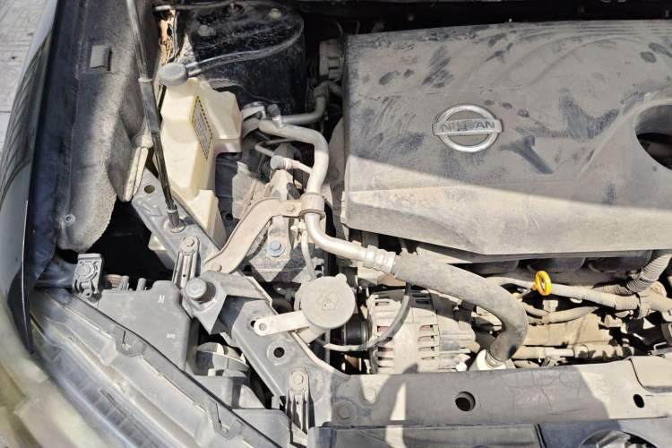 Used Nissan X-Trail 2014 2.0L CVT Comfort Edition 2WD Engine Bay Right