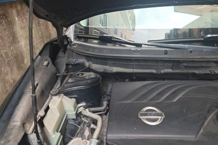 Used Nissan X-Trail 2014 2.0L CVT Comfort Edition 2WD Engine Bay Right