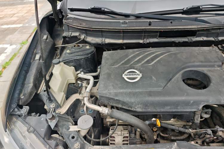 Used Nissan X-Trail 2014 2.0L CVT Comfort Edition 2WD Engine Bay Right
