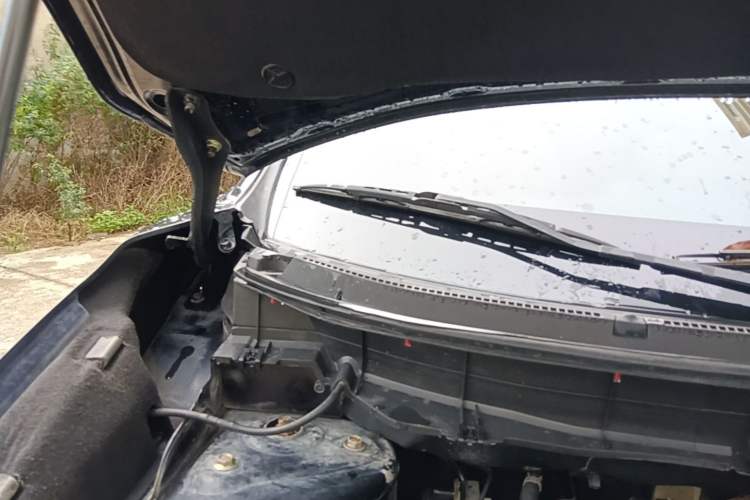 Used Nissan X-Trail 2014 2.0L CVT Comfort Edition 2WD Engine Bay Right