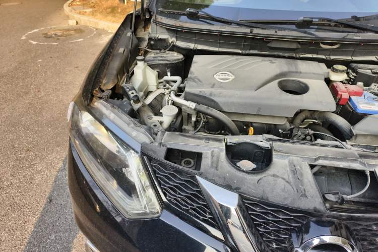 Used Nissan X-Trail 2014 2.0L CVT Comfort Edition 2WD Engine Bay Right