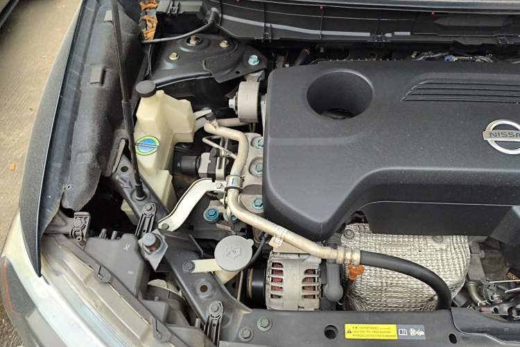 Used Nissan X-Trail 2014 2.5L CVT Leading Edition 4WD Engine Bay Right