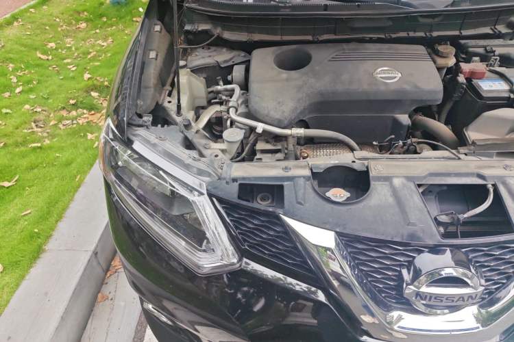 Used Nissan X-Trail 2014 2.5L CVT Luxury Edition 4WD Engine Bay Right