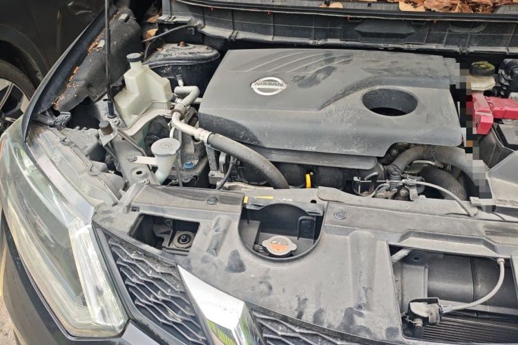 Used Nissan X-Trail 2014 2.0L CVT Comfort Edition 2WD Engine Bay Right