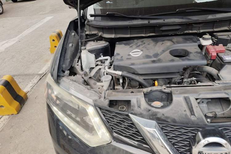 Used Nissan X-Trail 2014 2.0L CVT Comfort Edition 2WD Engine Bay Right