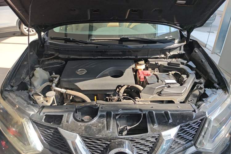 Used Nissan X-Trail 2014 2.0L CVT Comfort Edition 2WD Engine Bay
