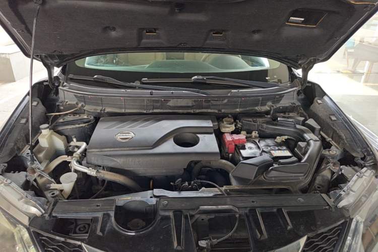 Used Nissan X-Trail 2014 2.0L CVT Comfort Edition 2WD Engine Bay