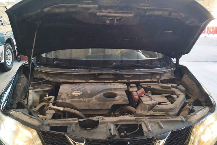 Used Nissan X-Trail 2014 2.0L CVT Comfort Edition 2WD Engine Bay