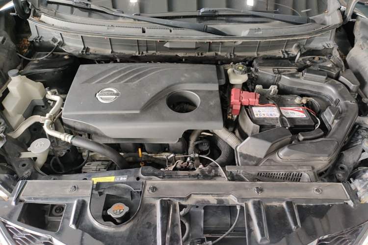Used Nissan X-Trail 2014 2.0L CVT Smart Edition 2WD Engine Bay