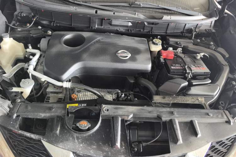 Used Nissan X-Trail 2014 2.5L CVT Leading Edition 4WD Engine Bay