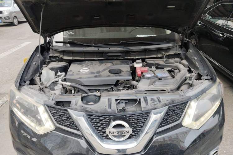 Used Nissan X-Trail 2014 2.0L CVT Comfort Edition 2WD Engine Bay