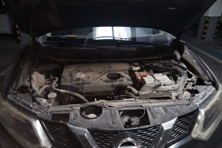 Used Nissan X-Trail 2014 2.0L CVT Comfort Edition 2WD Engine Bay