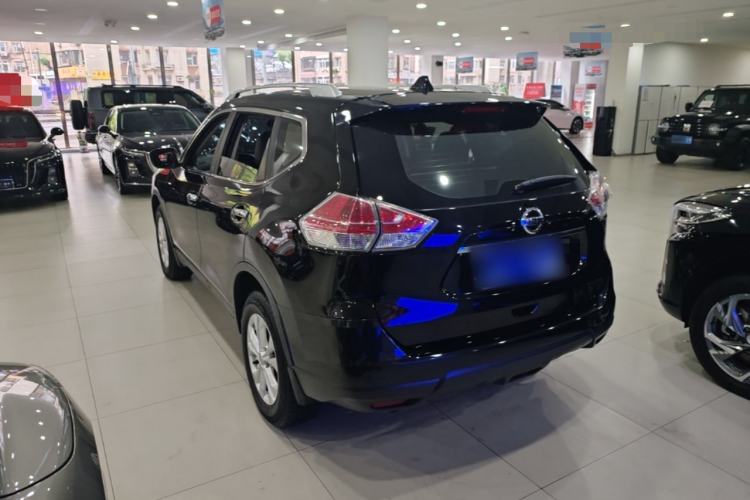 Used Nissan X-Trail 2014 2.5L CVT Leading Edition 4WD Exterior 2