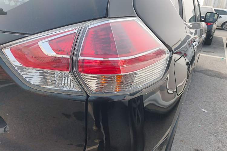 Used Nissan X-Trail 2014 2.0L CVT Comfort Edition 2WD Exterior 3