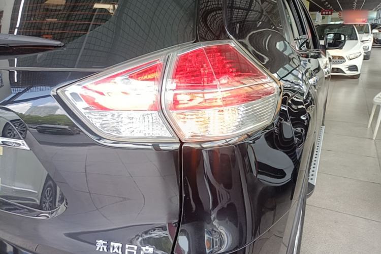 Used Nissan X-Trail 2014 2.0L CVT Comfort Edition 2WD Exterior 3