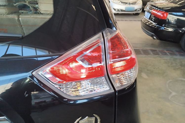 Used Nissan X-Trail 2014 2.0L CVT Comfort Edition 2WD Exterior 6